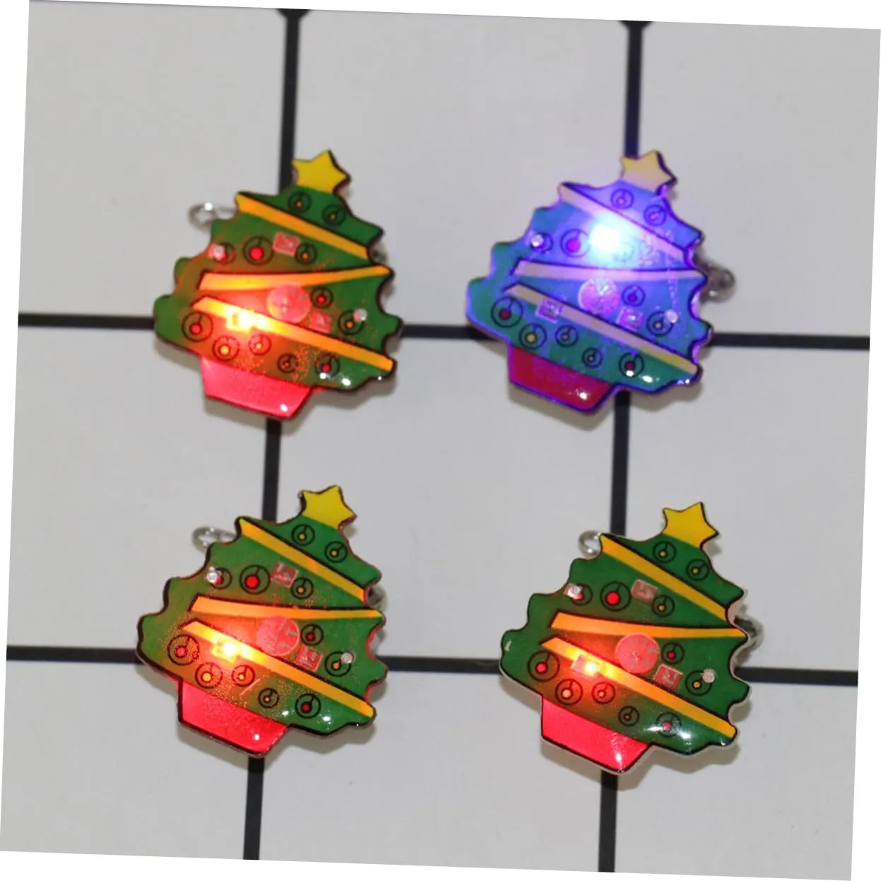 Christmas Glitter Brooches Glowing Christmas Party Favors Jewelry Mini Xmas Brooch Flashing Christmas