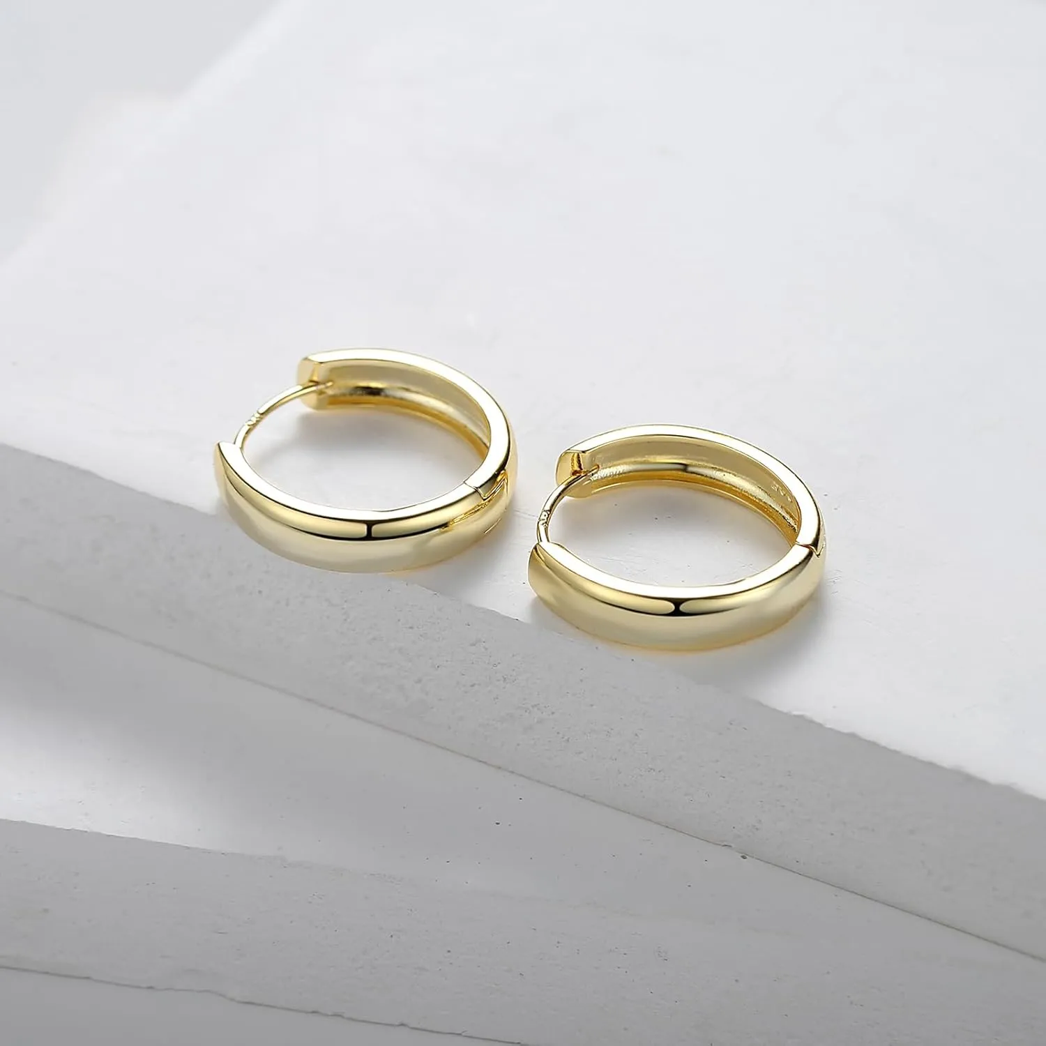 DAILY VIBES Small Gold Chunky Hoop Earrings for Women 14K Gold Plated 925 Sterling Silver Post Oval Huggie Hoop Earrings for Women Dainty Thick Gold Hoops