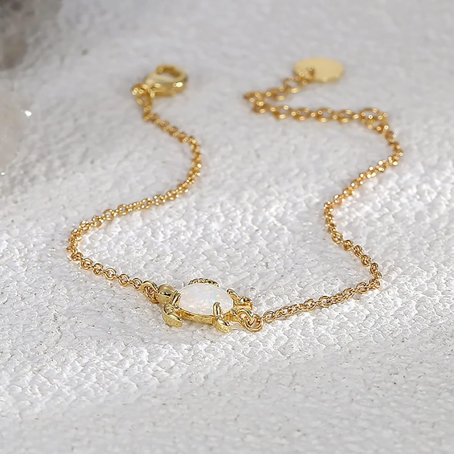 Gold Bracelet for Women 18K Gold Plated Dainty Gold Bracelets Non Tarnish Cuban Chain Link Bracelet Gold Charm Bracelet for Women